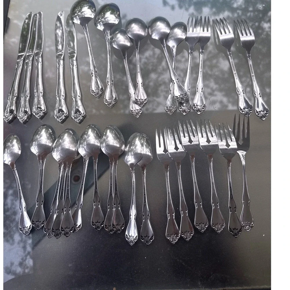 Oneida 1881 Rogers Flatware Set 33pc Baroque Rose Stainless Silverware Floral EX
